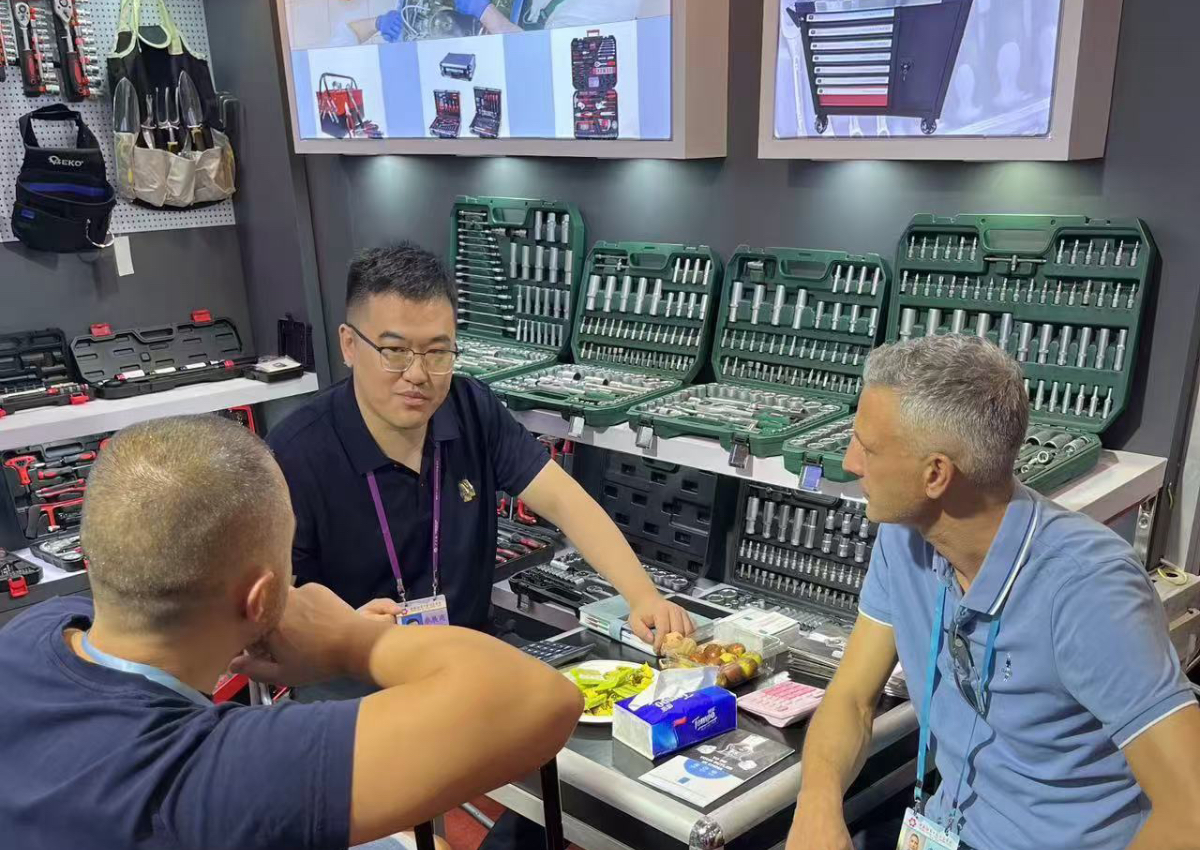 tool kit fair ярмарка инструментов