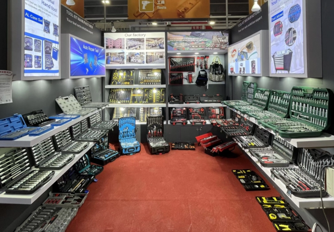 Newstar Hardware at the exhibition Newstar Hardware на выставке