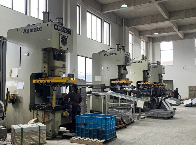 the workshop of Newstar Hardware мастерская Newstar Hardware