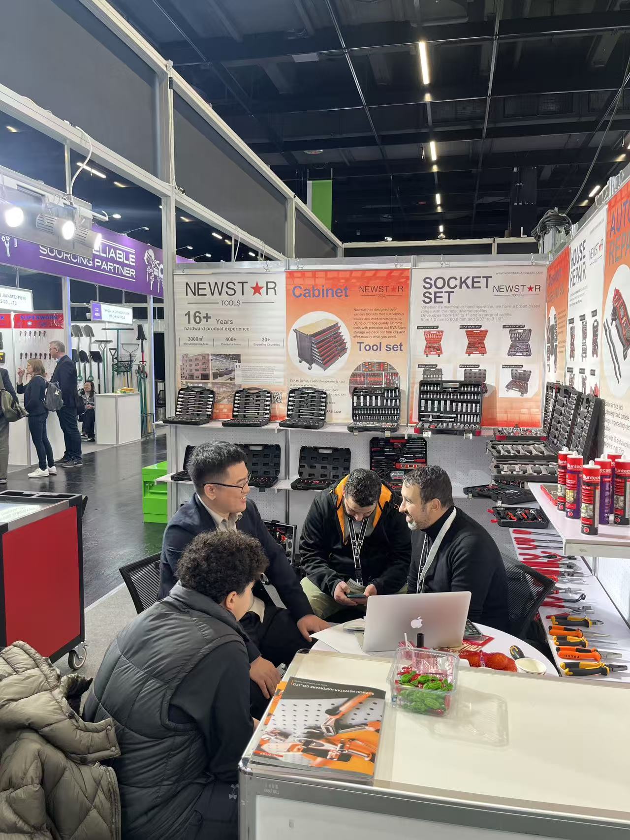 ~!phoenix_varIMG13!~